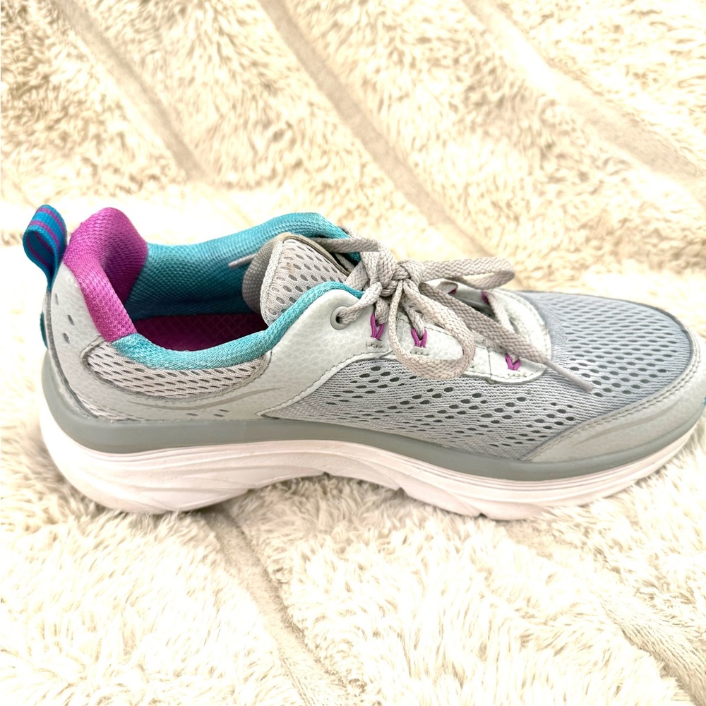 Skechers Women's D’Lux Walker Sneakers - Picture 3 of 8